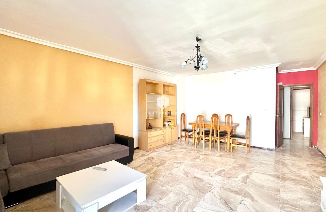 Tweedehands - Appartement / flat -
Torrevieja - Acequion