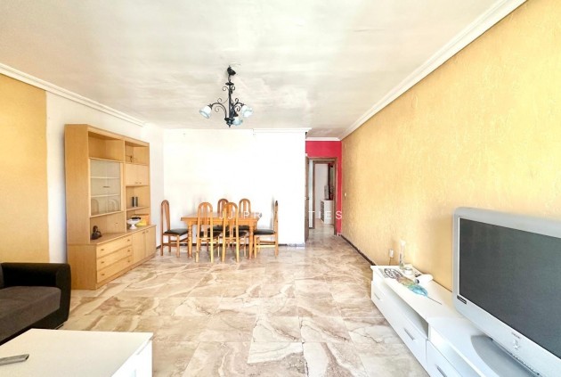 Tweedehands - Appartement / flat -
Torrevieja - Acequion