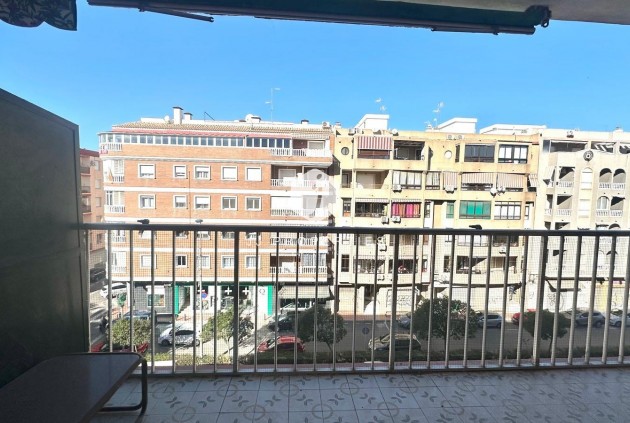 Tweedehands - Appartement / flat -
Torrevieja - Acequion