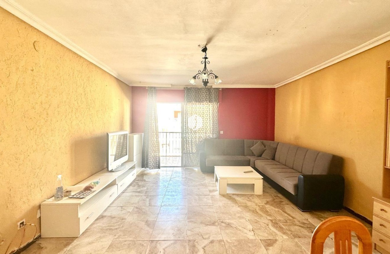 Tweedehands - Appartement / flat -
Torrevieja - Acequion