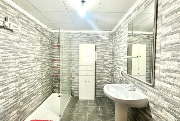 Tweedehands - Appartement / flat -
Torrevieja - Acequion