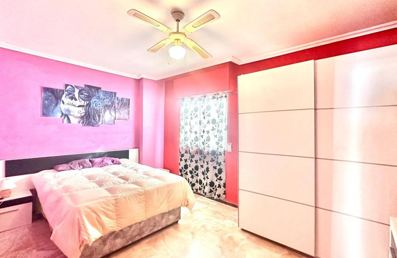 Tweedehands - Appartement / flat -
Torrevieja - Acequion