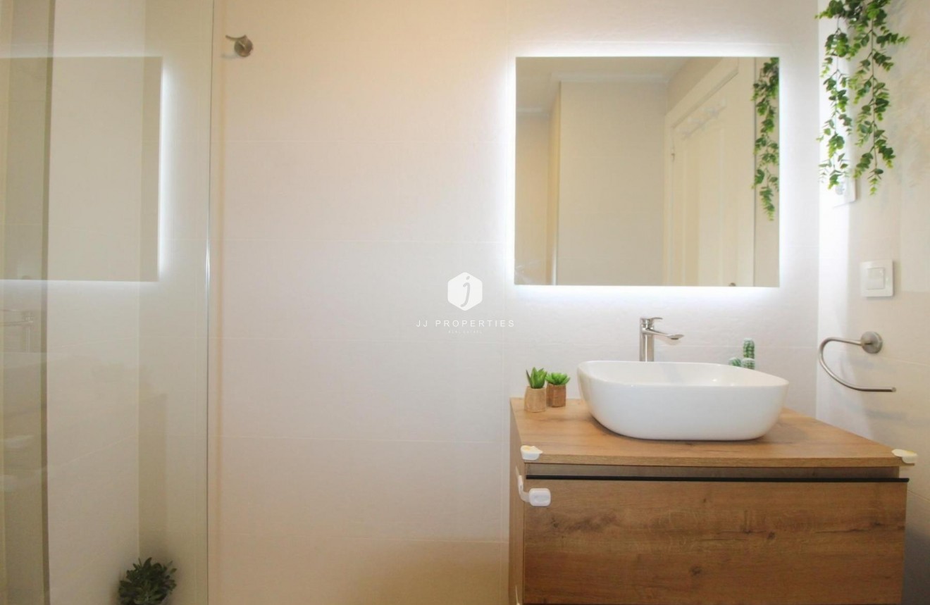 Segunda mano - Apartamento / piso -
Torrevieja - Costa Blanca