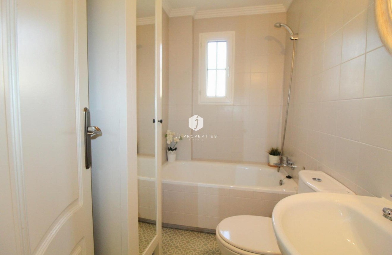 Segunda mano - Apartamento / piso -
Torrevieja - Costa Blanca