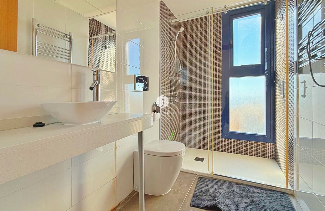 D'occasion - Attique -
Torrevieja - Costa Blanca