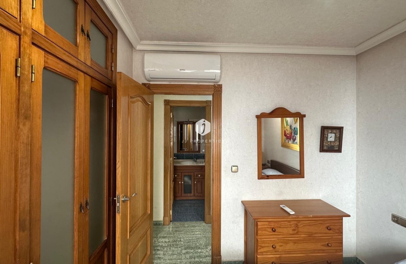 D'occasion - Attique -
Torrevieja