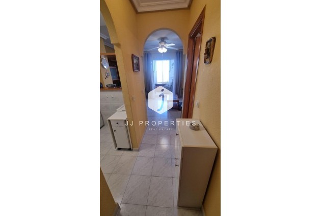 Z drugiej ręki - Mieszkanie w bloku -
Torrevieja - La Mata