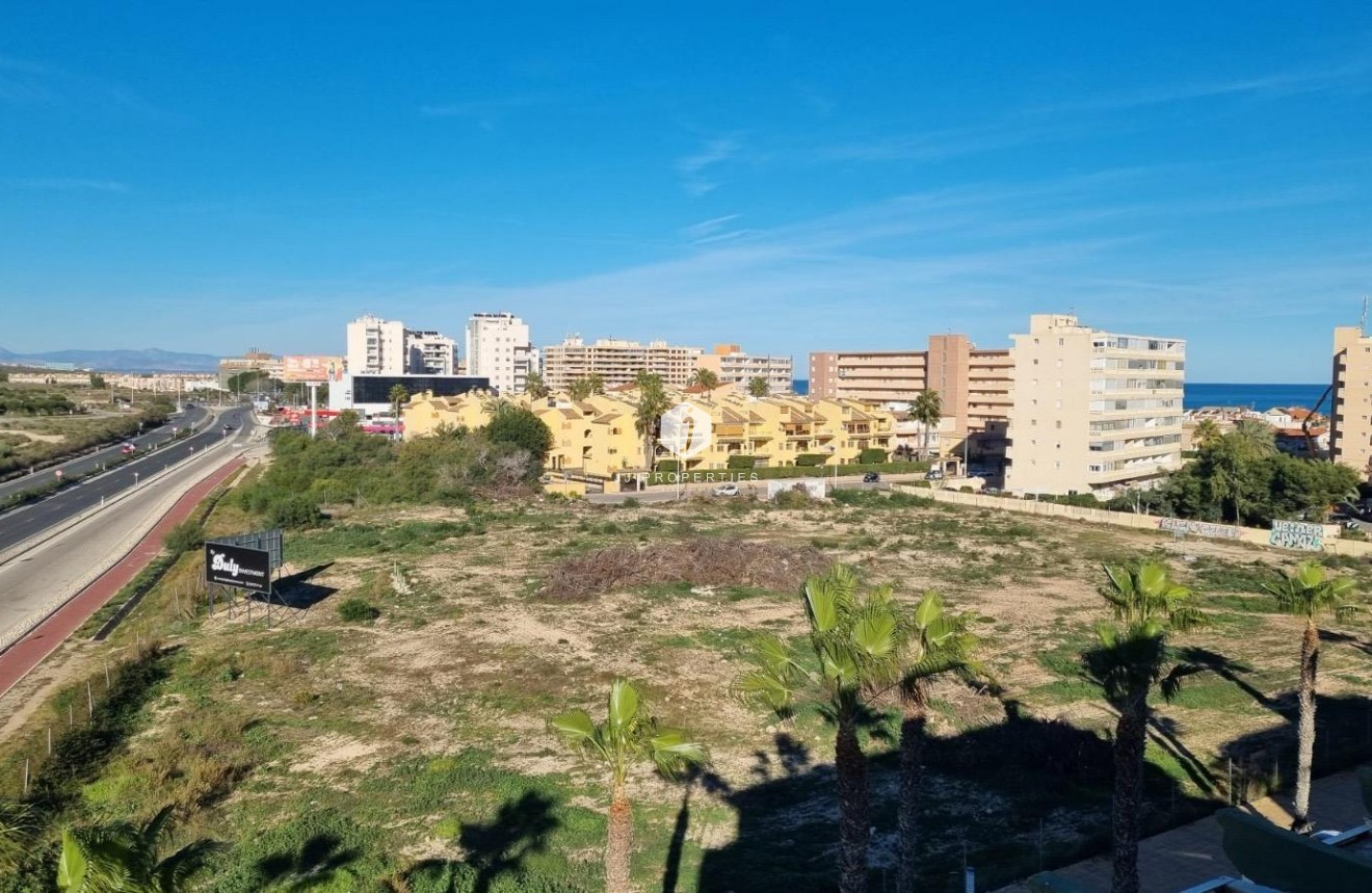 Z drugiej ręki - Mieszkanie w bloku -
Torrevieja - La Mata