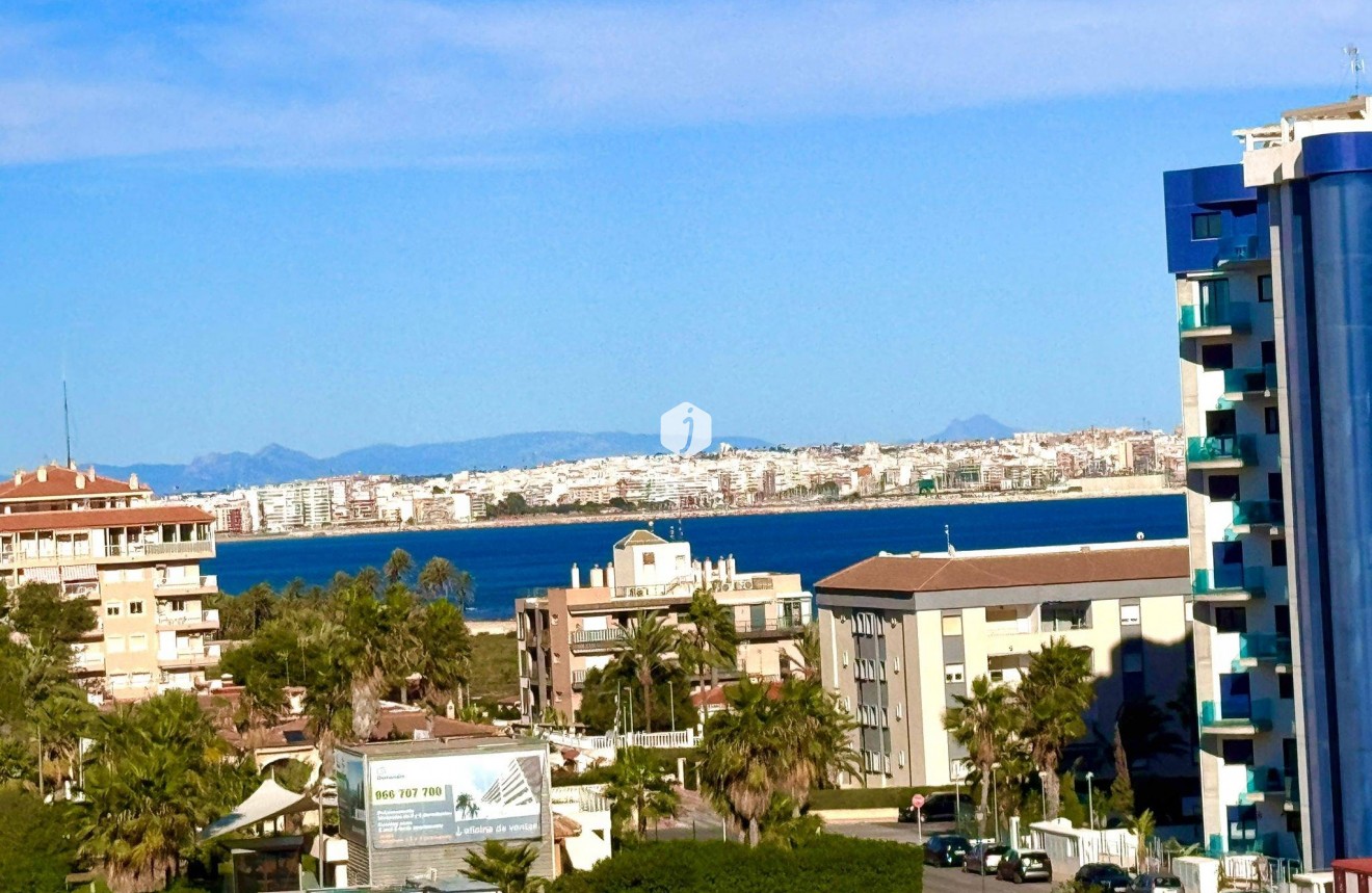 Tweedehands - Appartement / flat -
Torrevieja - Punta prima