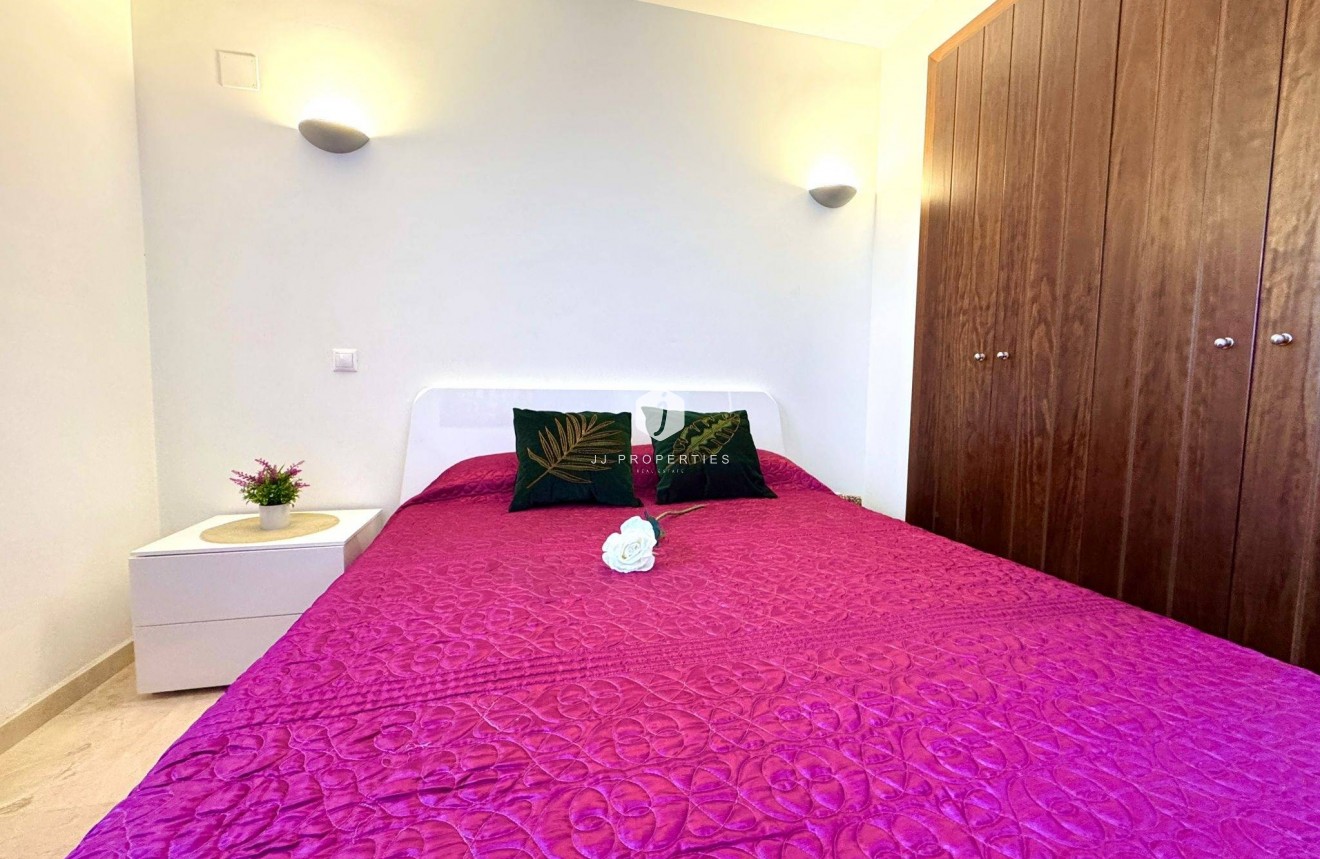 Tweedehands - Appartement / flat -
Torrevieja - Punta prima