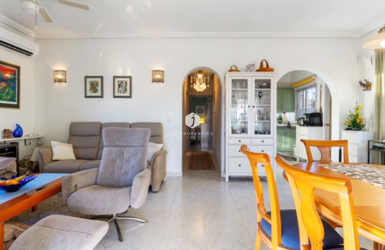 Aus zweiter Hand - Villa -
Torrevieja - Costa Blanca