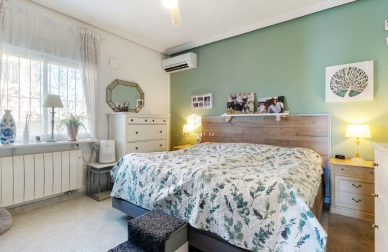 Aus zweiter Hand - Villa -
Torrevieja - Costa Blanca