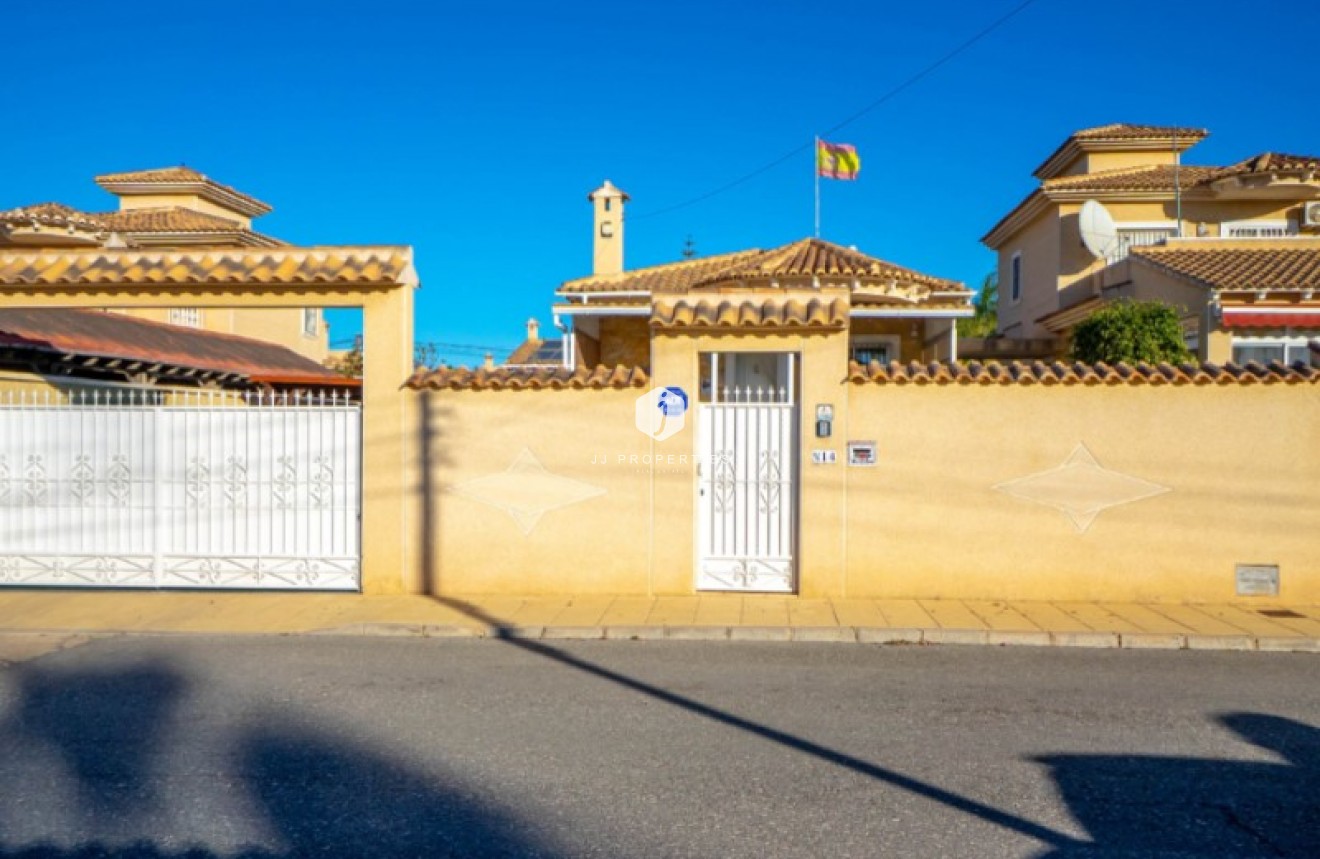 Aus zweiter Hand - Villa -
Torrevieja - Costa Blanca