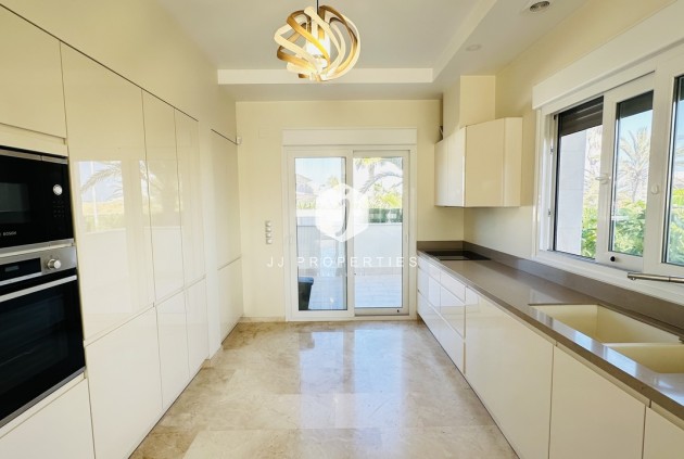 Segunda mano - Villa -
La Zenia - Costa Blanca