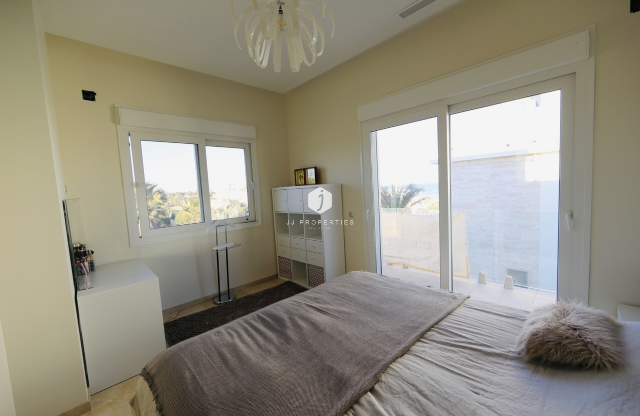 Segunda mano - Villa -
La Zenia - Costa Blanca