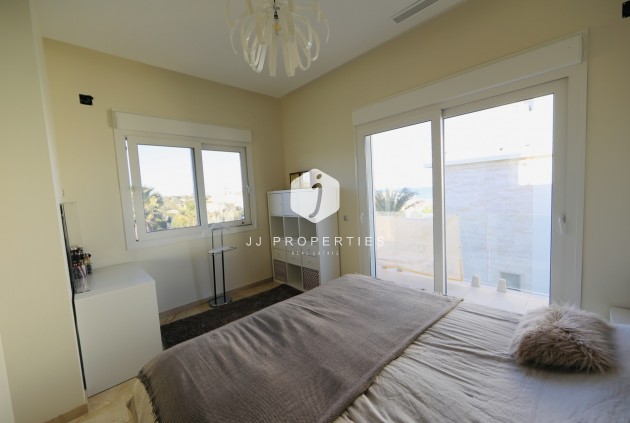 Segunda mano - Villa -
La Zenia - Costa Blanca