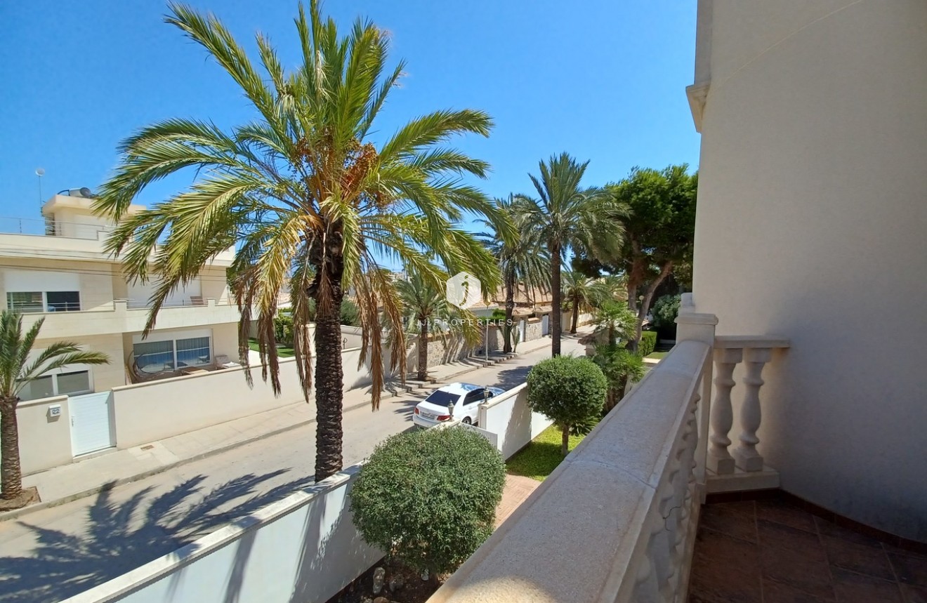Tweedehands - Villa -
Cabo Roig - Costa Blanca