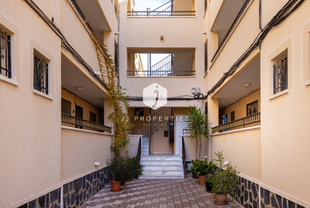 Tweedehands - Appartement / flat -
Torrevieja - Costa Blanca