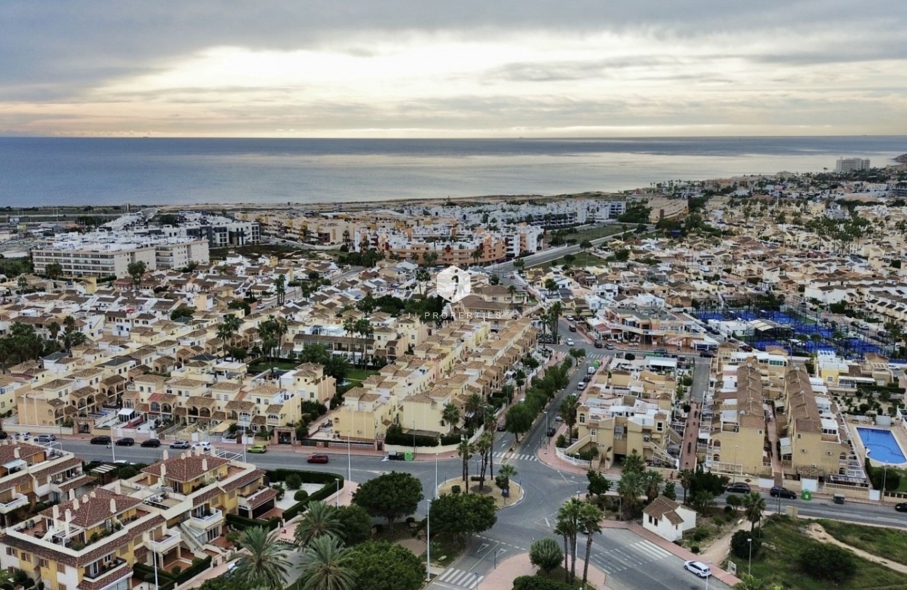 Segunda mano - Apartamento / piso -
Orihuela Costa - Costa Blanca