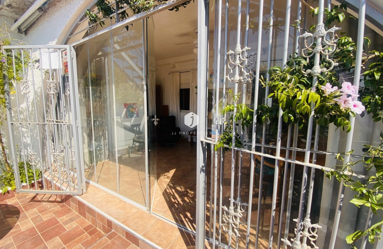 Aus zweiter Hand - Bungalow -
Playa Flamenca - Costa Blanca