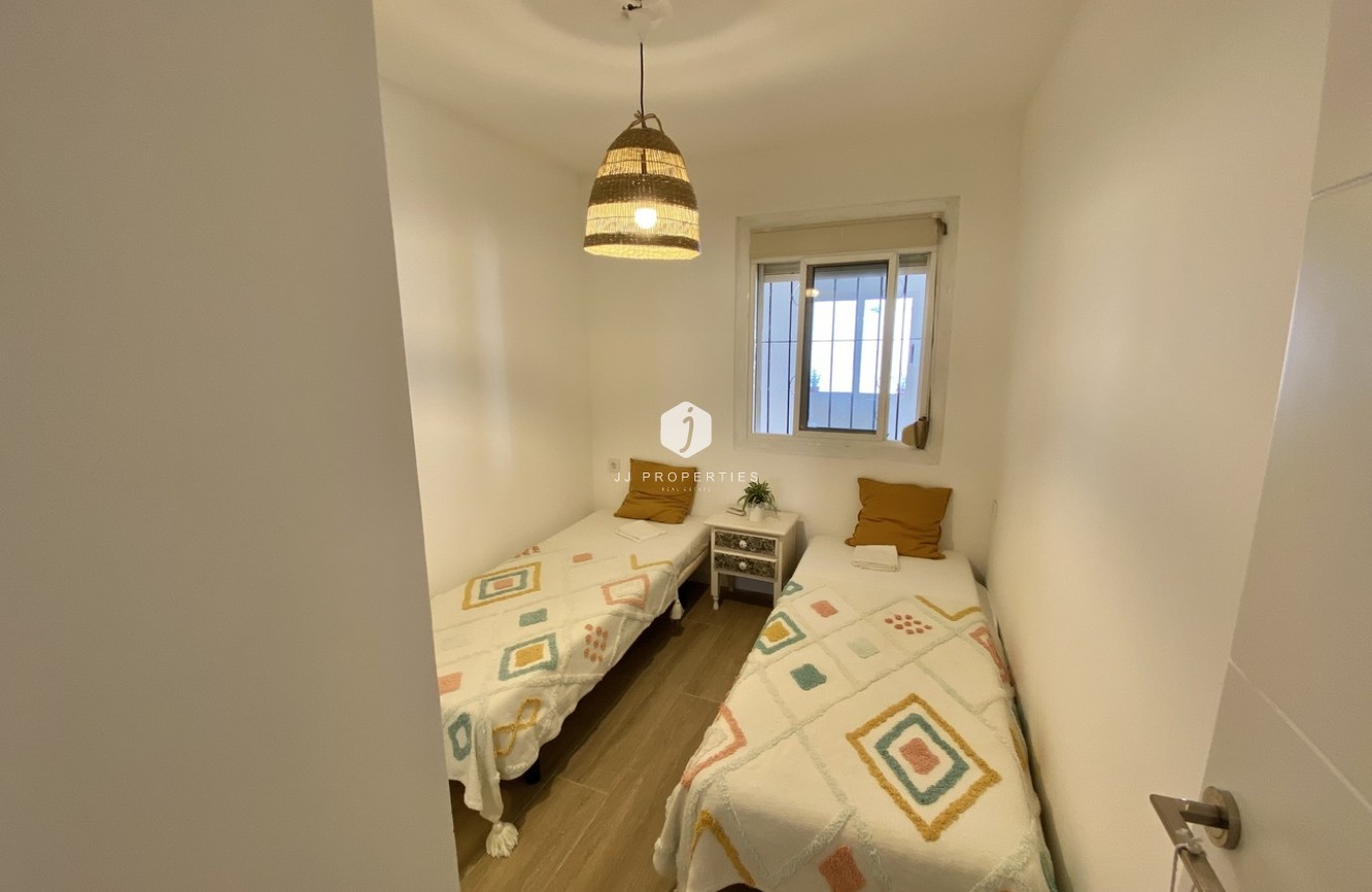 Aus zweiter Hand - Bungalow -
Playa Flamenca - Costa Blanca