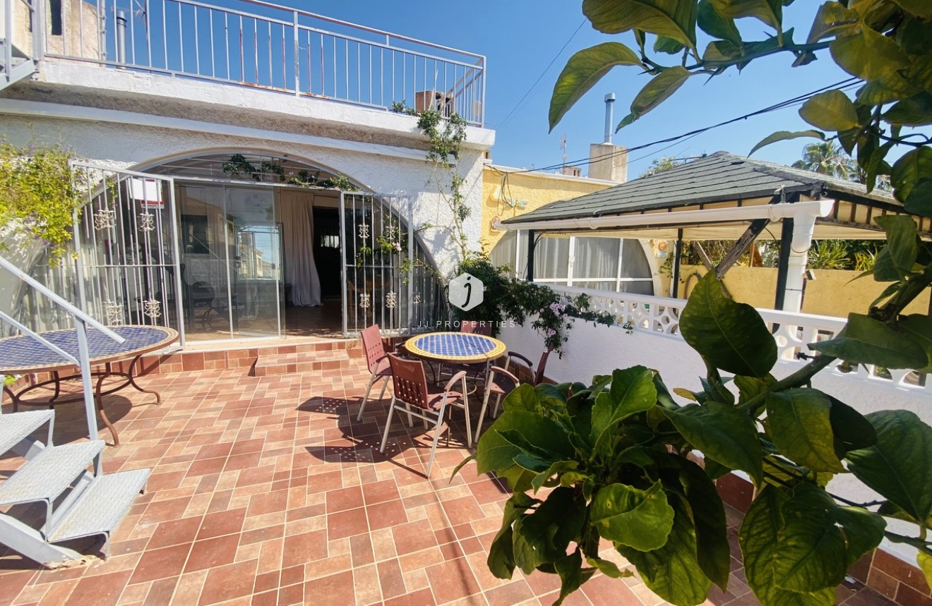 Aus zweiter Hand - Bungalow -
Playa Flamenca - Costa Blanca
