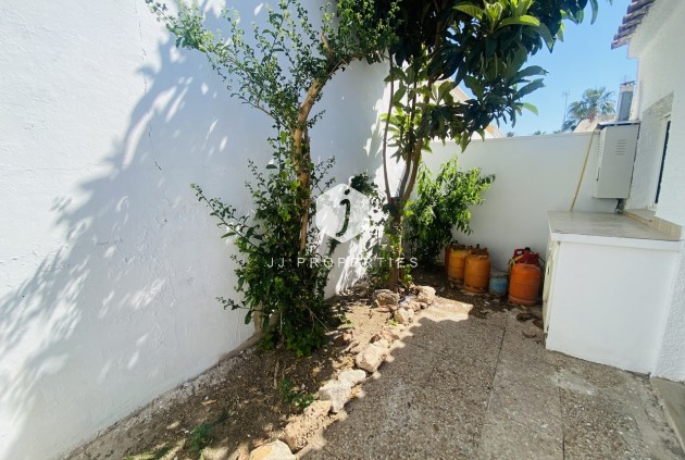 Aus zweiter Hand - Bungalow -
Playa Flamenca - Costa Blanca