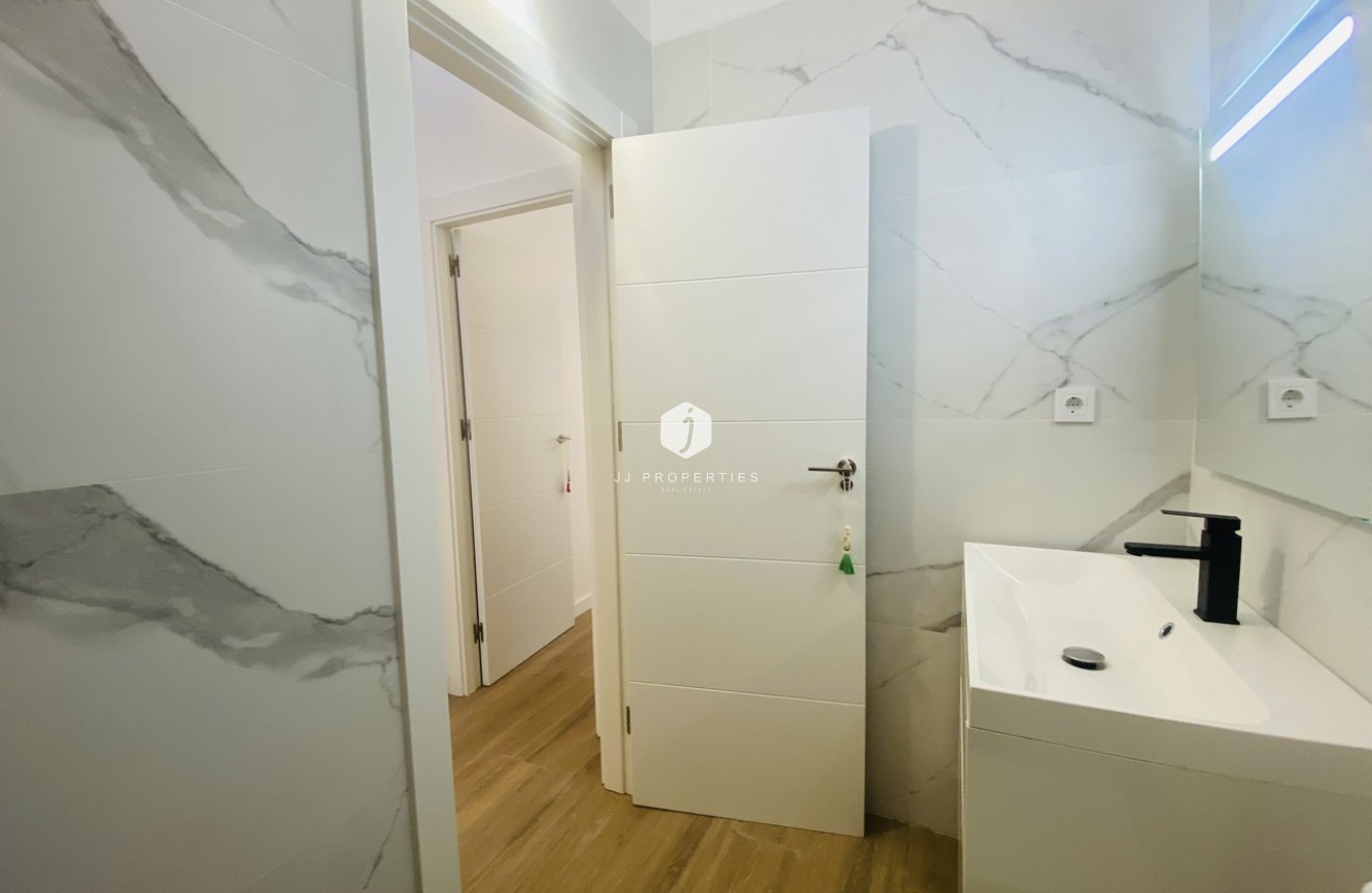 Aus zweiter Hand - Bungalow -
Playa Flamenca - Costa Blanca