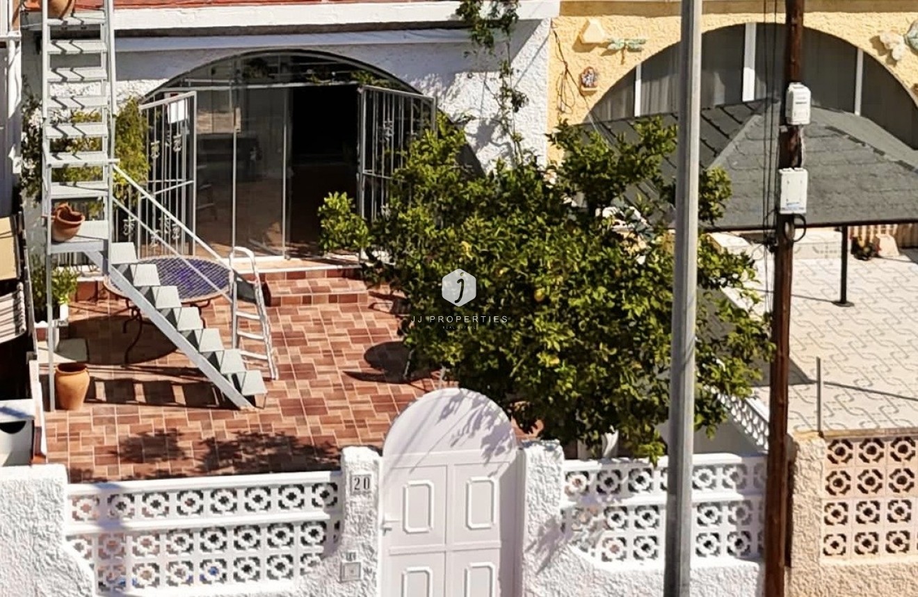 Aus zweiter Hand - Bungalow -
Playa Flamenca - Costa Blanca