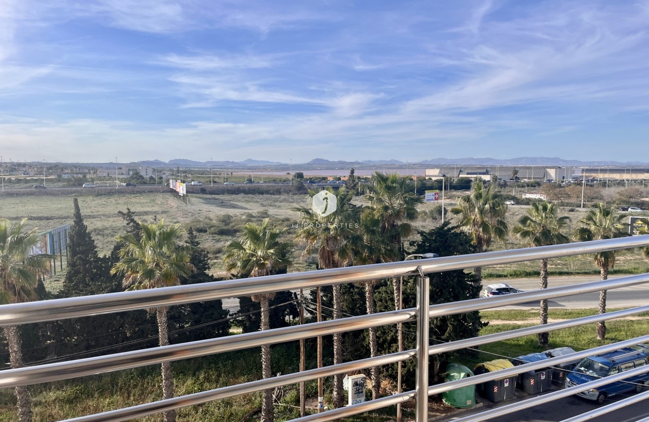 Z drugiej ręki - Mieszkanie w bloku -
Torrevieja - Costa Blanca