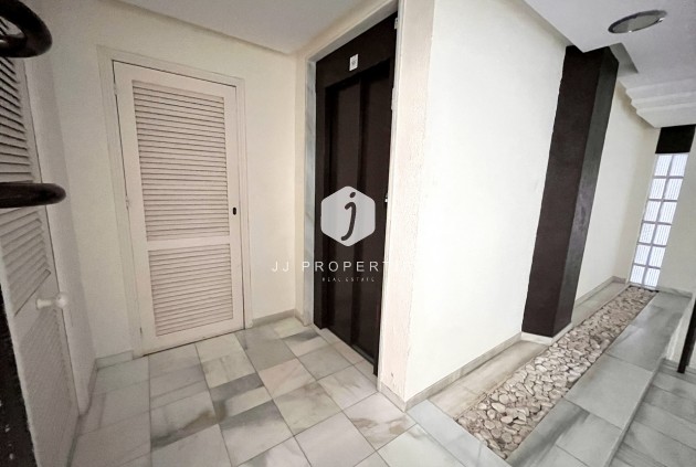 Z drugiej ręki - Mieszkanie w bloku -
Torrevieja - Costa Blanca