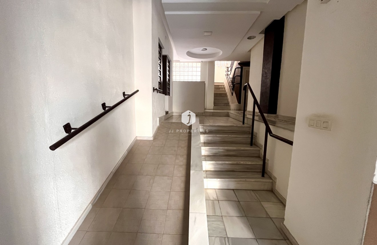 Z drugiej ręki - Mieszkanie w bloku -
Torrevieja - Costa Blanca