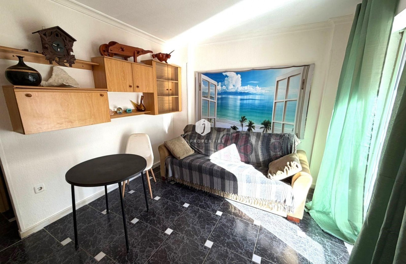 Segunda mano - Apartamento / piso -
Torrevieja - La Mata