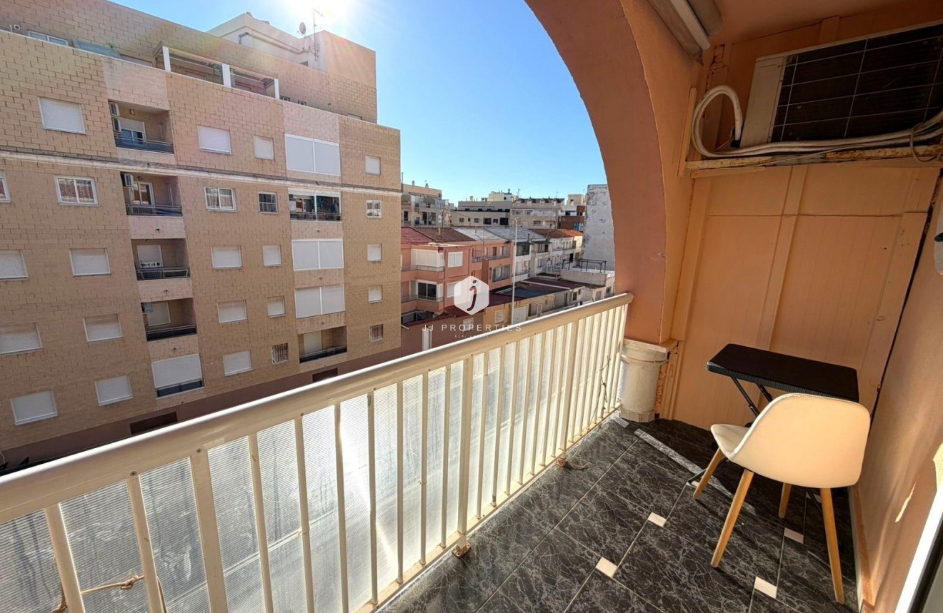 Segunda mano - Apartamento / piso -
Torrevieja - La Mata