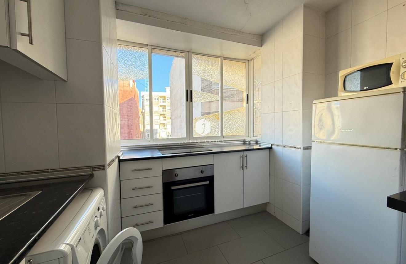 Z drugiej ręki - Mieszkanie w bloku -
Torrevieja - Las Piscinas Naturales