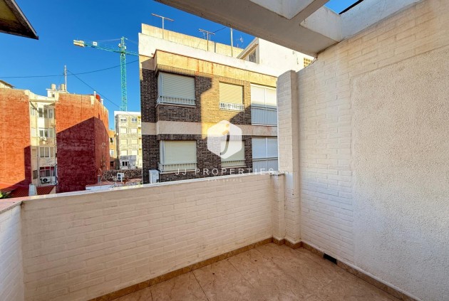 Z drugiej ręki - Mieszkanie w bloku -
Torrevieja - Las Piscinas Naturales