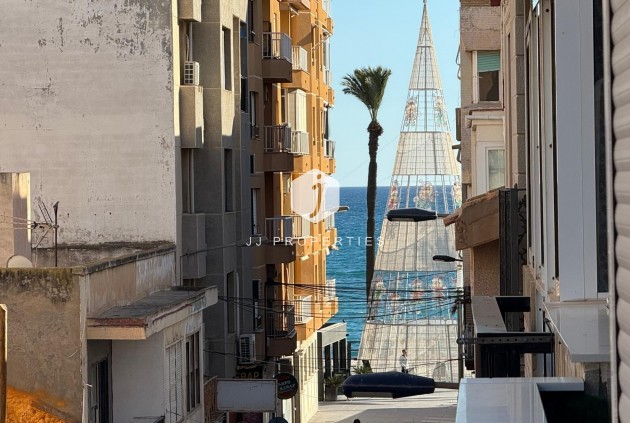 Z drugiej ręki - Mieszkanie w bloku -
Torrevieja - Las Piscinas Naturales