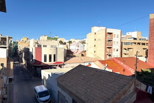 Z drugiej ręki - Mieszkanie w bloku -
Torrevieja - Las Piscinas Naturales