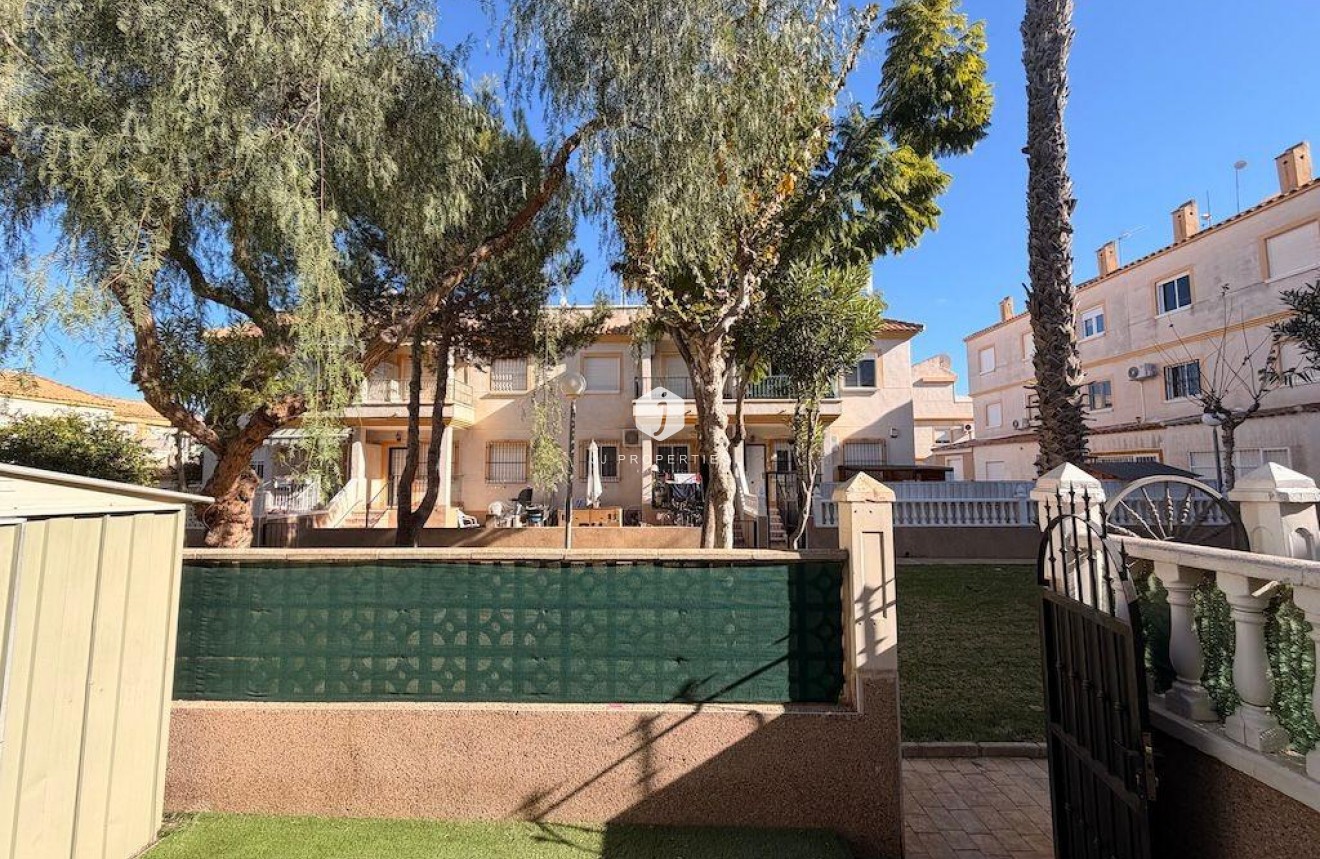 Segunda mano - Bungalow -
Orihuela Costa - Costa Blanca