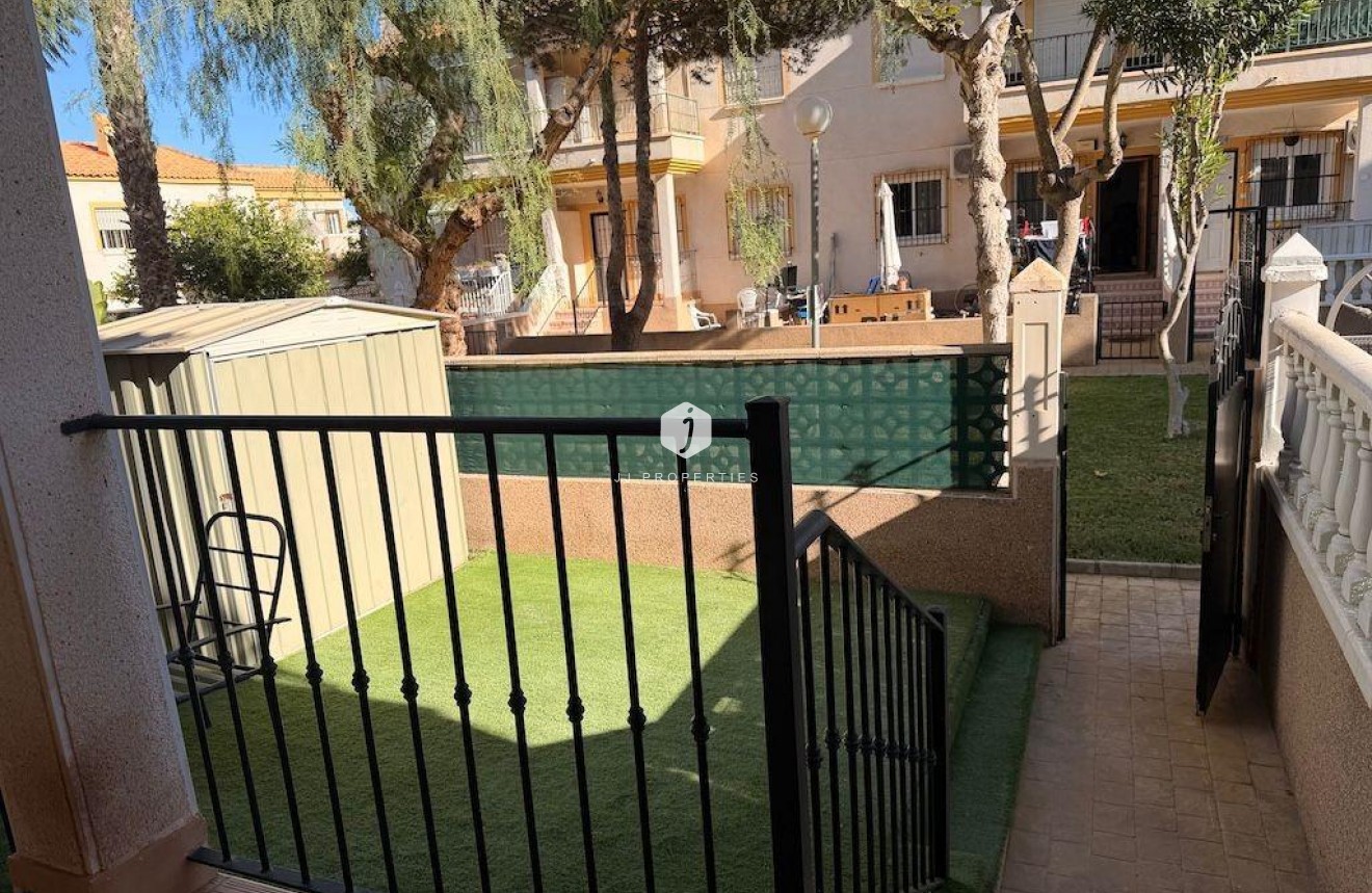 Segunda mano - Bungalow -
Orihuela Costa - Costa Blanca