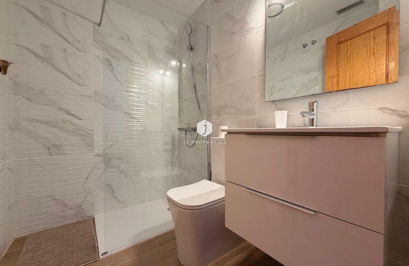 Segunda mano - Bungalow -
Orihuela Costa - Costa Blanca