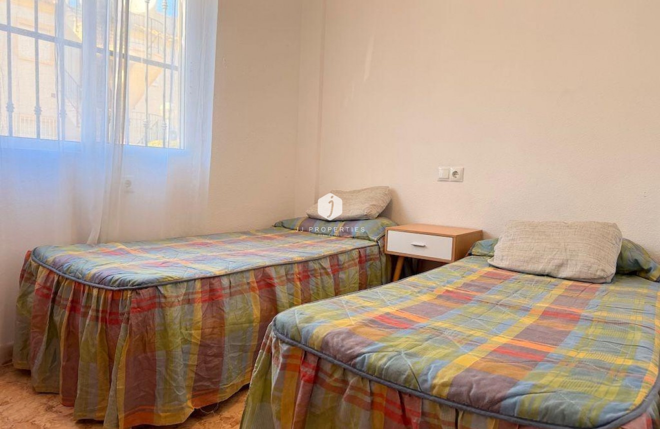 Segunda mano - Bungalow -
Orihuela Costa - Costa Blanca