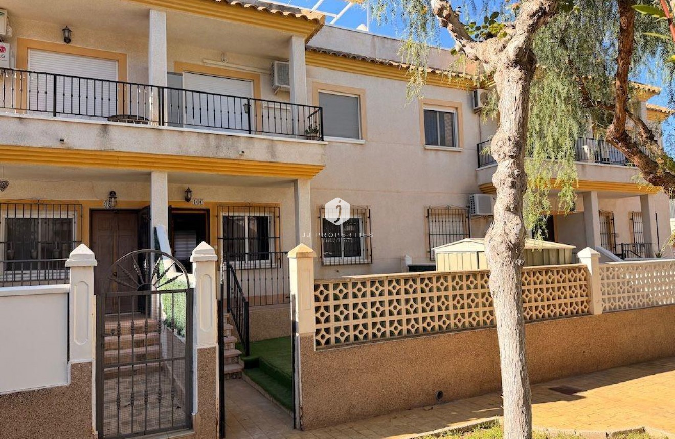 Segunda mano - Bungalow -
Orihuela Costa - Costa Blanca