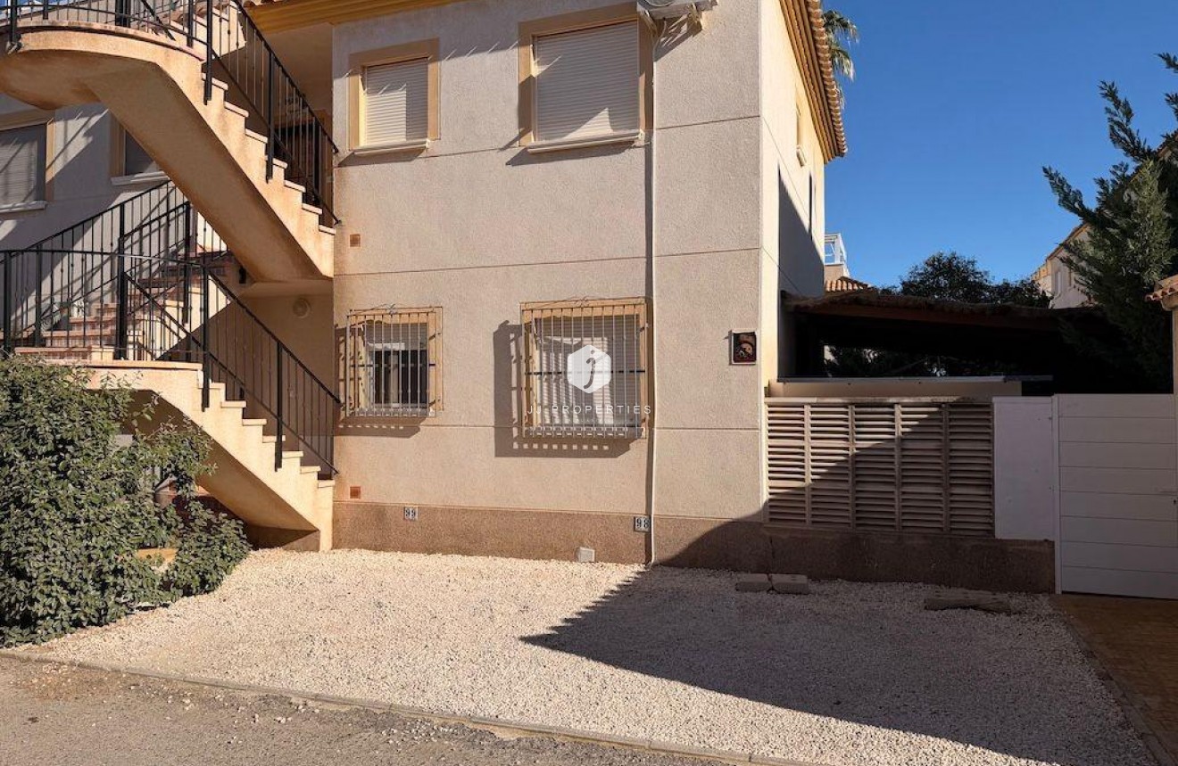 Segunda mano - Bungalow -
Orihuela Costa - Costa Blanca