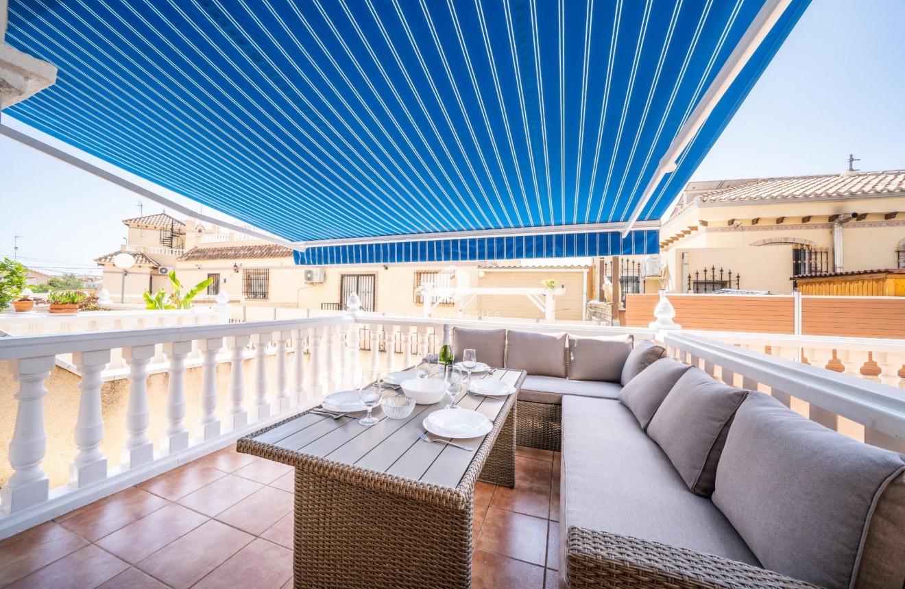 Aus zweiter Hand - Chalet -
Orihuela Costa - Los Almendros-la Florida