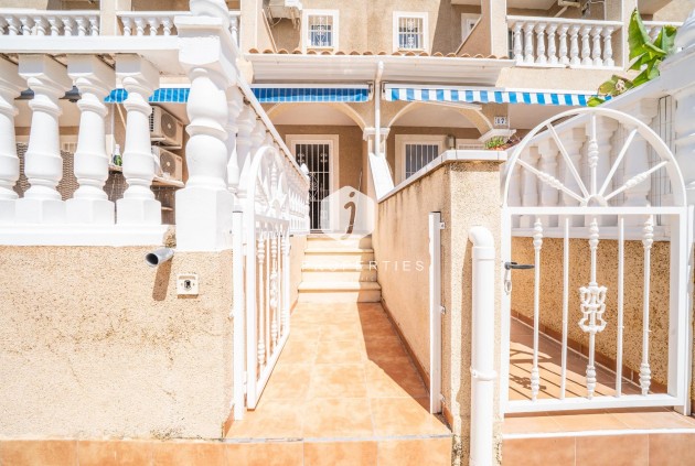 Aus zweiter Hand - Chalet -
Orihuela Costa - Los Almendros-la Florida