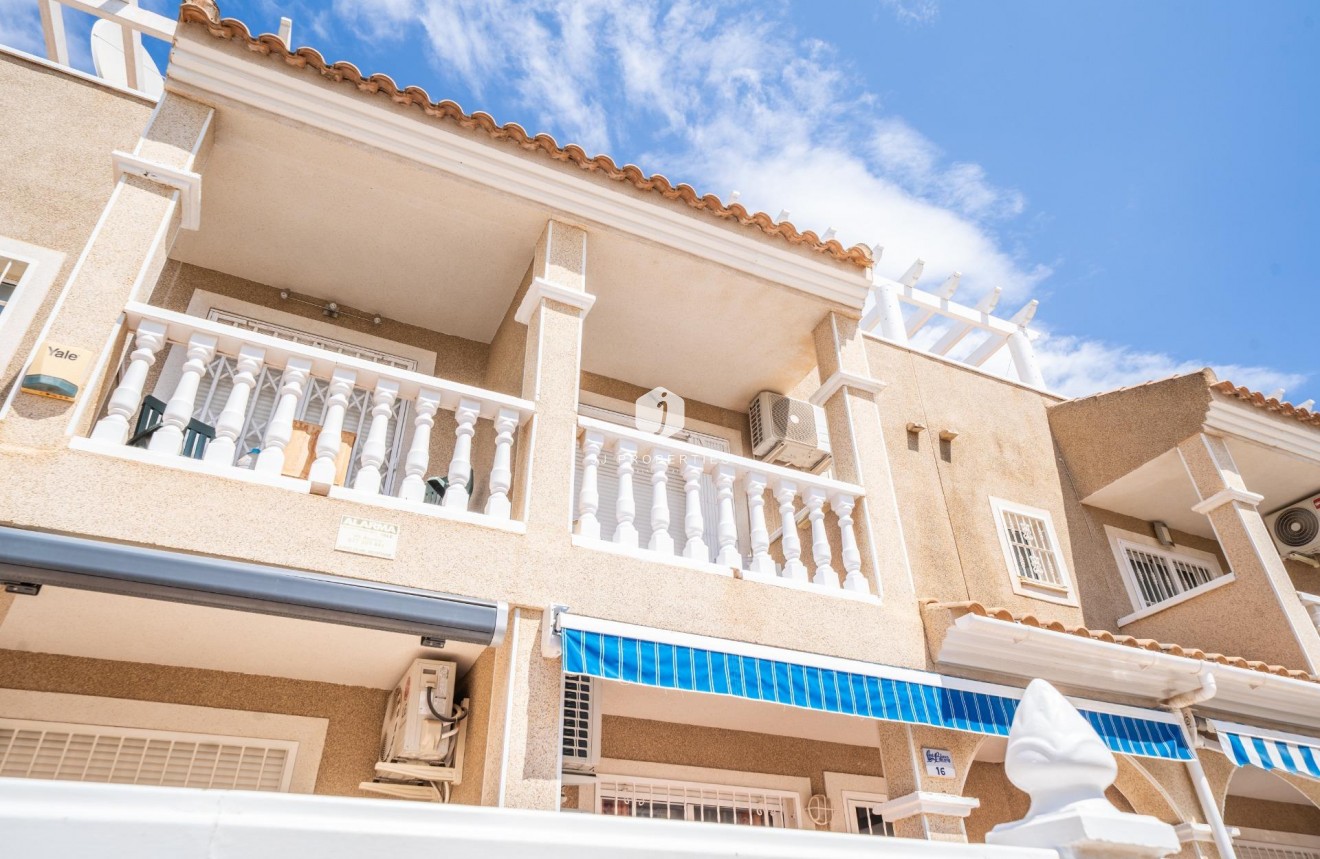 Aus zweiter Hand - Chalet -
Orihuela Costa - Los Almendros-la Florida