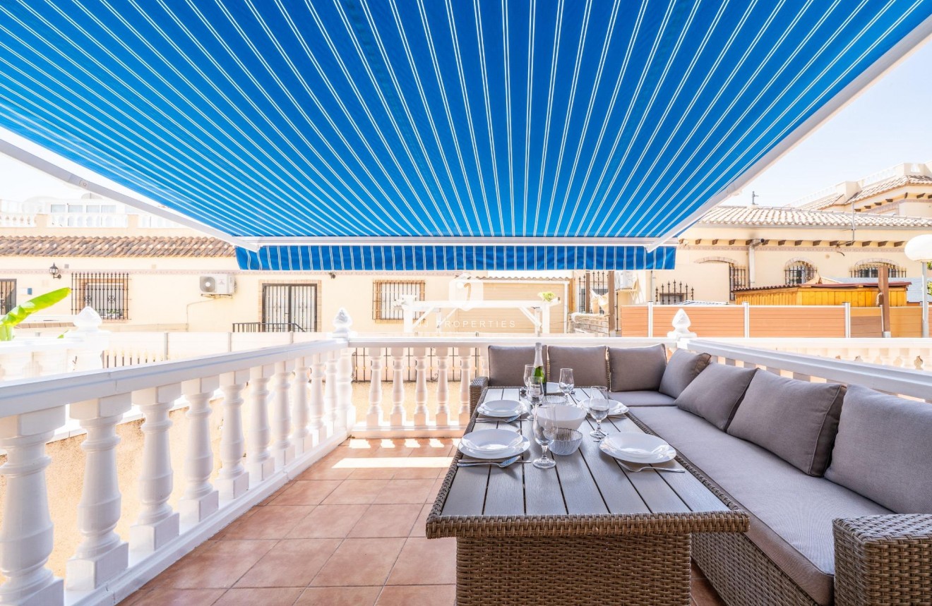 Aus zweiter Hand - Chalet -
Orihuela Costa - Los Almendros-la Florida