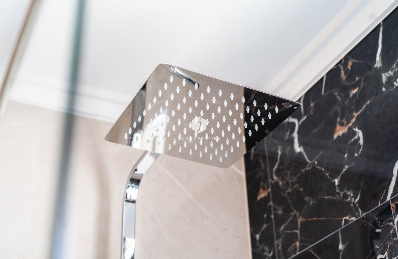 Aus zweiter Hand - Chalet -
Orihuela Costa - Los Almendros-la Florida