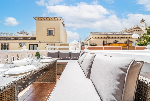 Aus zweiter Hand - Chalet -
Orihuela Costa - Los Almendros-la Florida